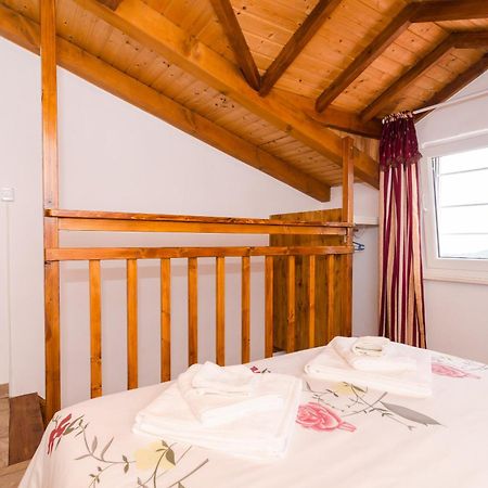 Apartments Leviana Saplunara Pokoj fotografie